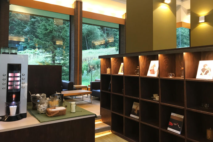 リゾナーレトマム　Books&Cafe