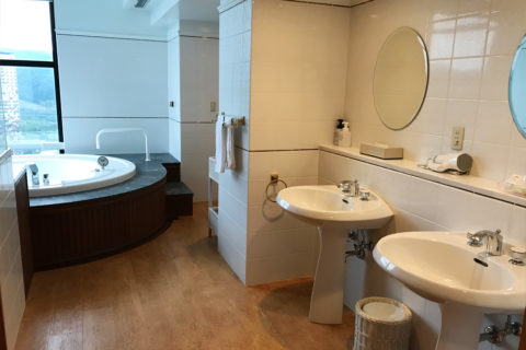 星野リゾート リゾナーレトマム　バスルーム